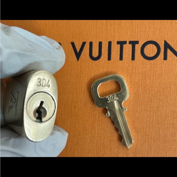 Authentic Louis Vuitton Lock & Key, EUC! - Picture 5 of 5